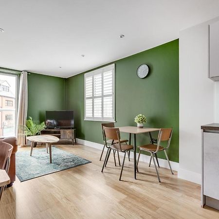 Executive 2 Bedroom Apt City Centre Free Pkg , Wifi By Tent Serviced Apartments Staines-upon-Thames Ngoại thất bức ảnh