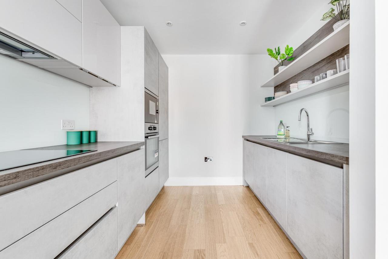 Executive 2 Bedroom Apt City Centre Free Pkg , Wifi By Tent Serviced Apartments Staines-upon-Thames Ngoại thất bức ảnh