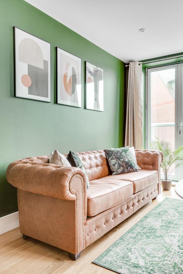 Executive 2 Bedroom Apt City Centre Free Pkg , Wifi By Tent Serviced Apartments Staines-upon-Thames Ngoại thất bức ảnh