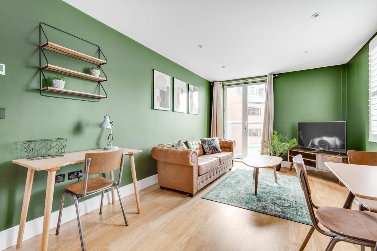 Executive 2 Bedroom Apt City Centre Free Pkg , Wifi By Tent Serviced Apartments Staines-upon-Thames Ngoại thất bức ảnh